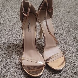 Shoe Dazzle Metallic Gold Heels